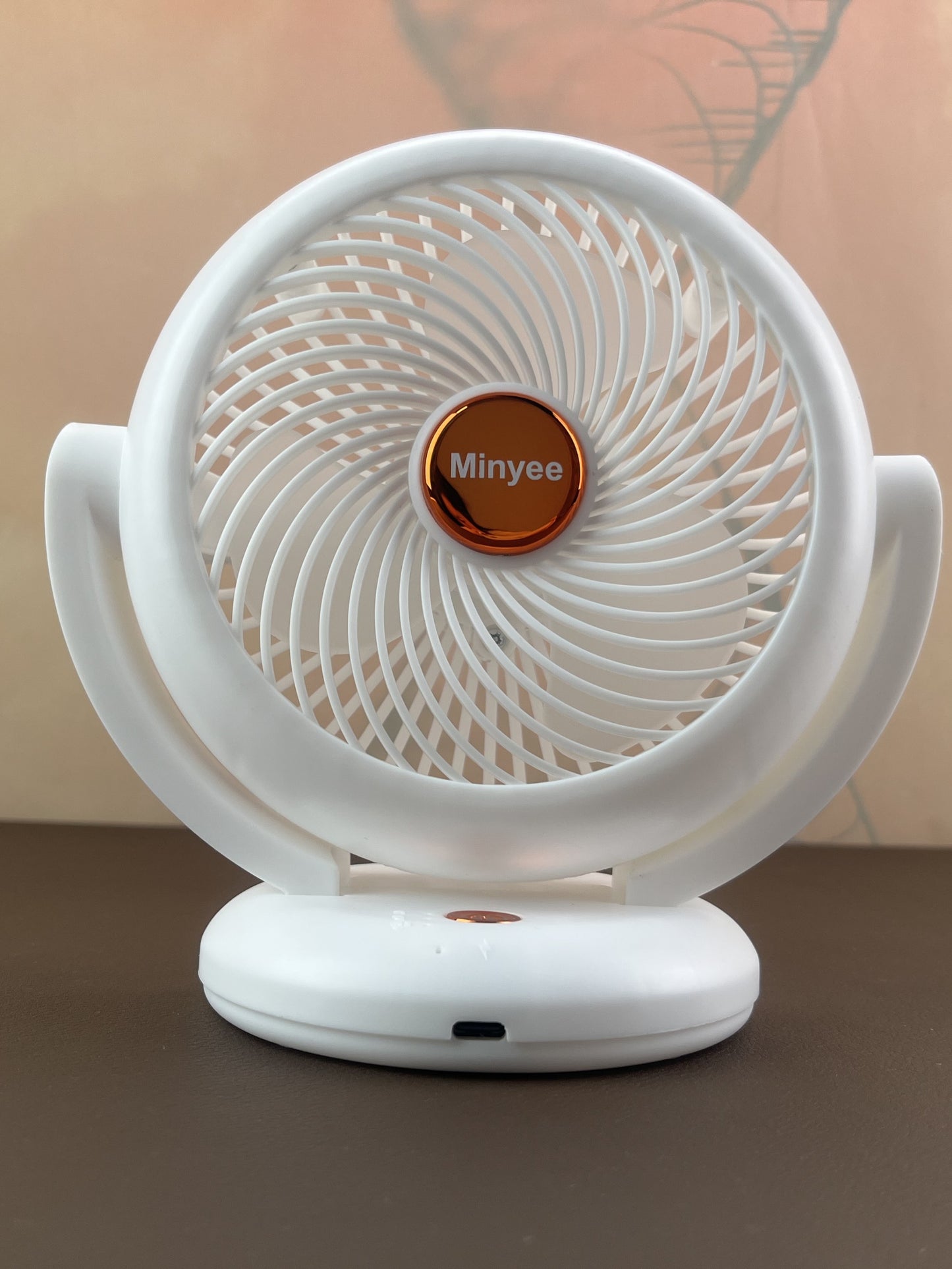 Minyee Oscillating Table Fan Quiet 3-Speed Adjustable Tilt Fan with Safety Grill, Ideal for Home, Office, Dorm