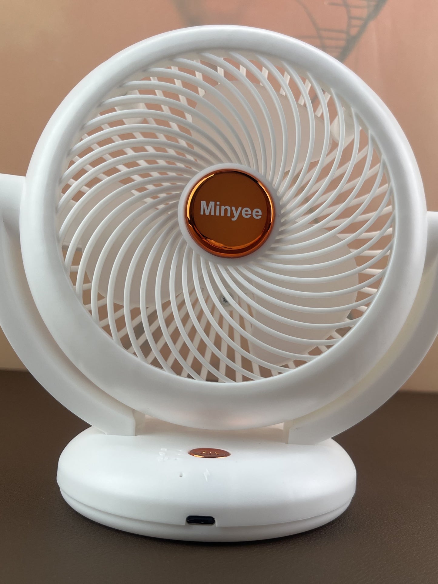 Minyee Oscillating Table Fan Quiet 3-Speed Adjustable Tilt Fan with Safety Grill, Ideal for Home, Office, Dorm